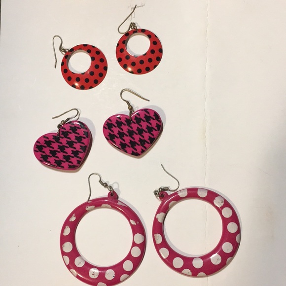 Jewelry - Set of three pairs of chic patterned earrings